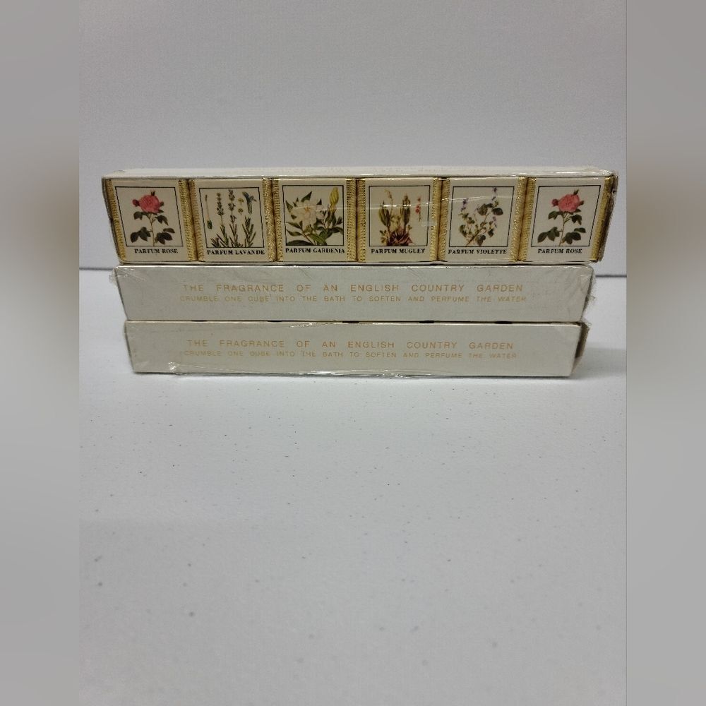 Vintage bath bombs flower scents